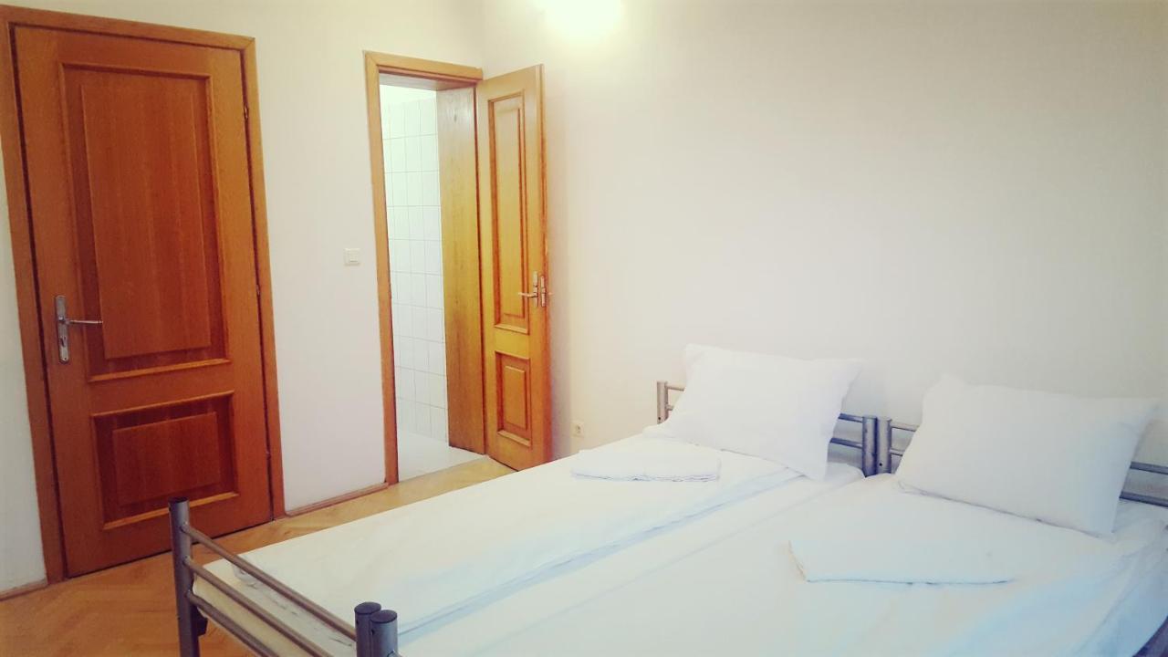 Sleep Inn Hostel بوخارست المظهر الخارجي الصورة