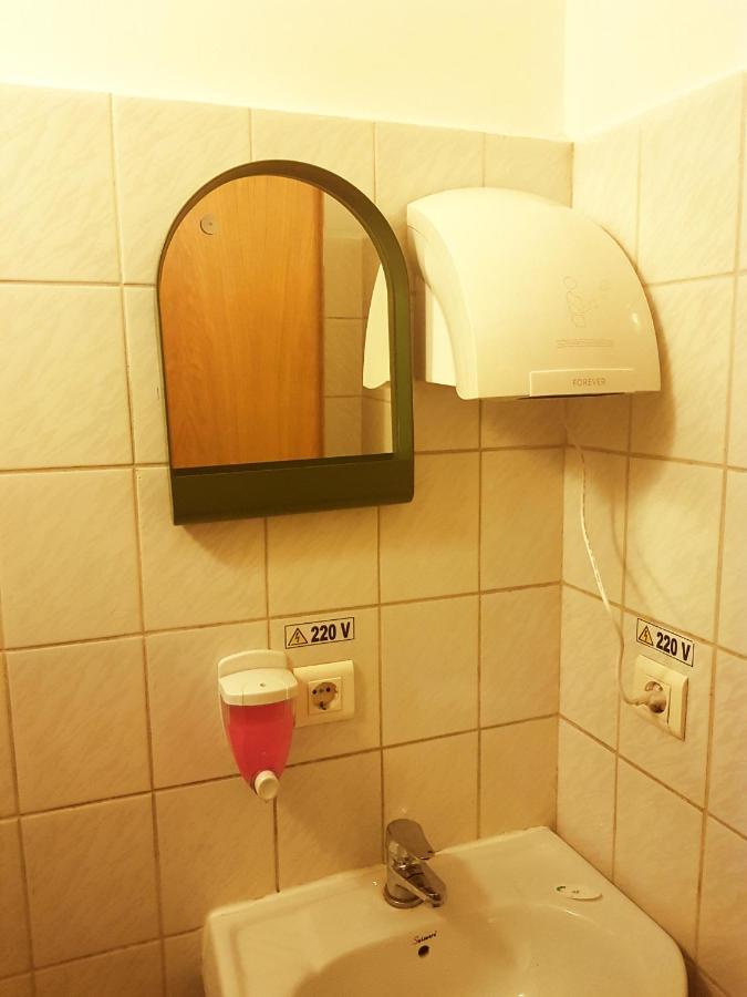 Sleep Inn Hostel بوخارست المظهر الخارجي الصورة