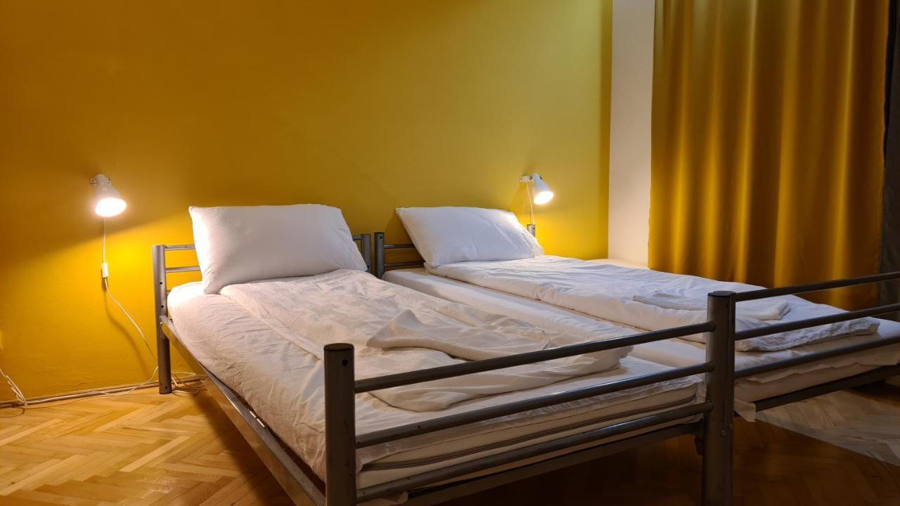 Sleep Inn Hostel بوخارست المظهر الخارجي الصورة